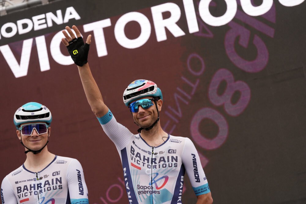 Prosegue la follia dell’UCI: Damiano Caruso sanzionato con un cartellino giallo. Severità esagerata