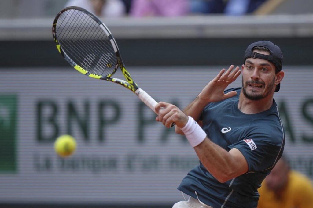 Alcaraz troppo superiore per Zeppieri. Il romano esce all’esordio al Roland Garros