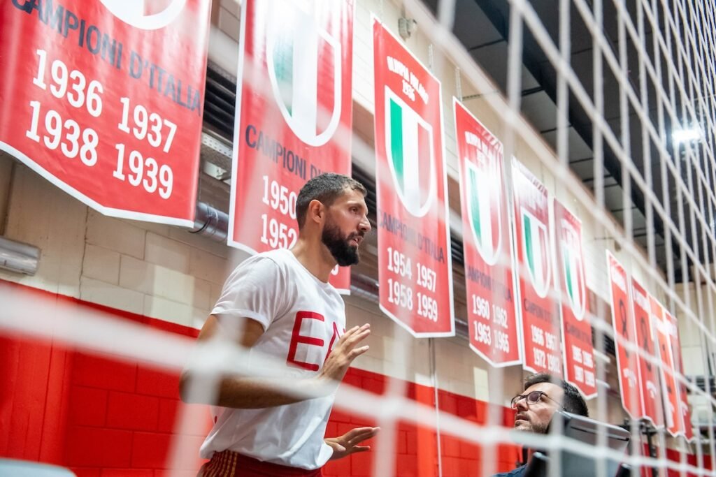 Basket, l’Olimpia Milano pronta a dire addio a Mirotic. Ecco i nomi caldi