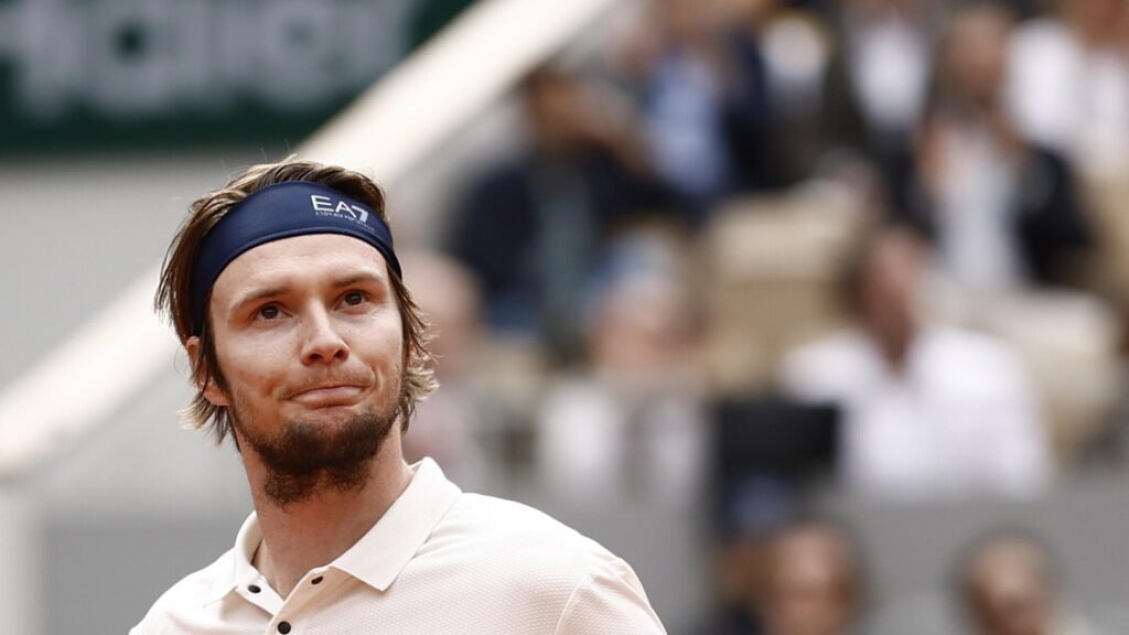 Tennis: Bublik vince ad Halle, negli 8/i ha eliminato Sinner