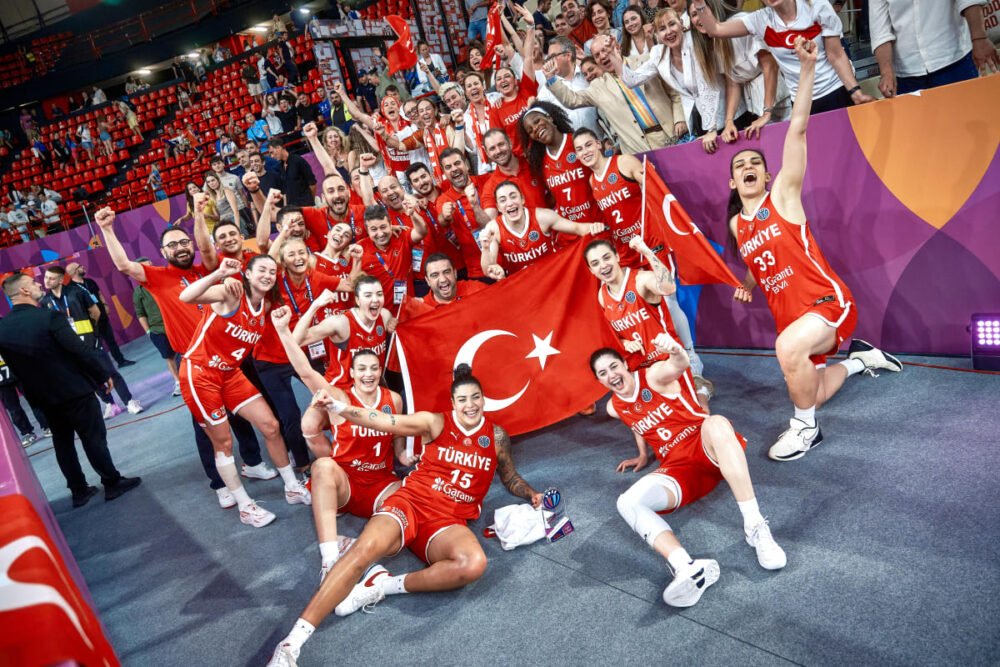 Basket femminile, l’Italia sfida la Turchia. C’è la naturalizzata più alta del torneo, ma non solo