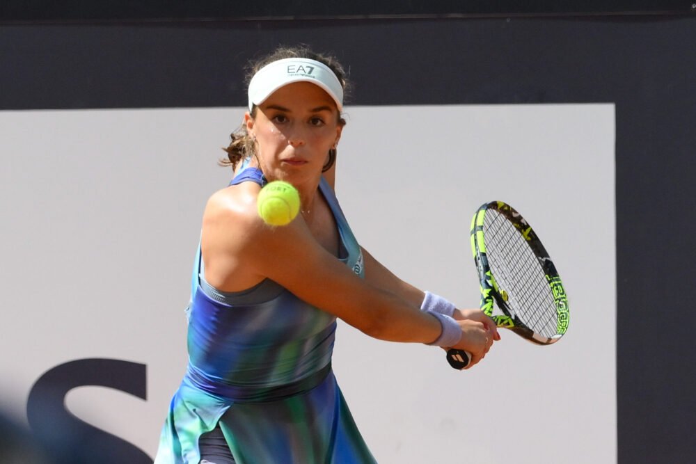 WTA Eastbourne, Lucia Bronzetti eliminata al primo turno da Alexandra Eala sull’erba britannica