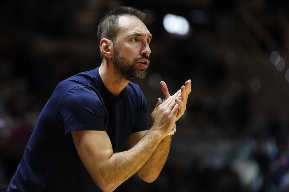 Basket, Peppe Poeta torna all’Olimpia Milano come primo assistente di Messina