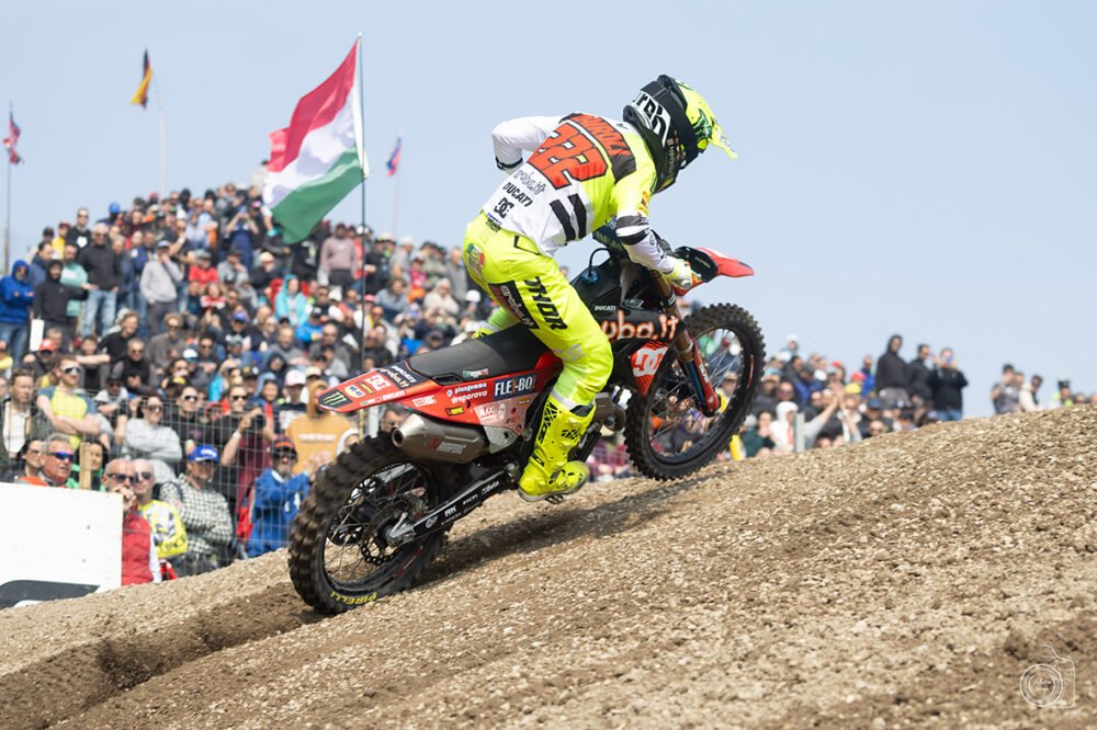 MXGP: un weekend positivo per Cairoli al GP di Gran Bretagna. Il ducatista più forte dei problemi