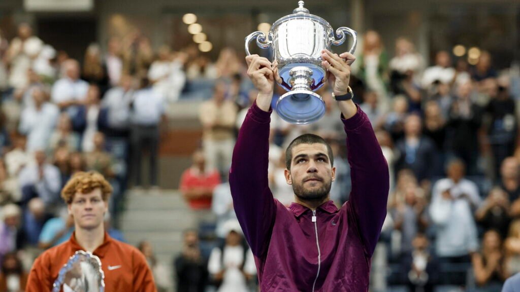 Alcaraz batte Sinner agli US Open e torna n.1 del tennis