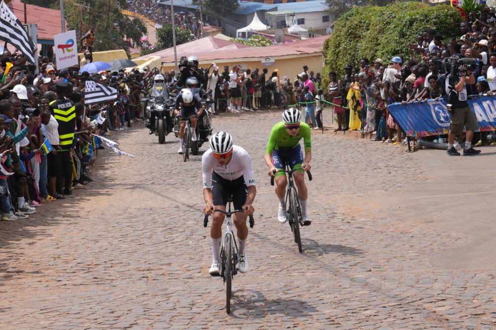 LIVE Coppa Agostoni 2025 in DIRETTA: Del Toro uomo da battere in Brianza