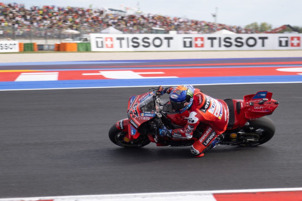 MotoGP oggi in tv, GP Indonesia 2025: orari warm-up e gara, streming, programma Sky e TV8