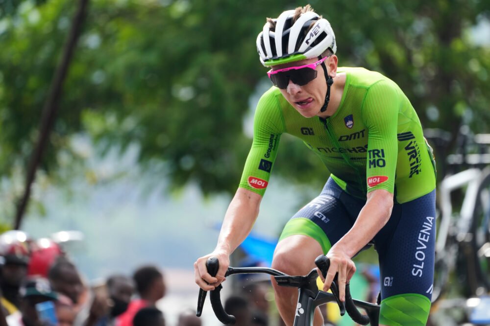 LIVE Ciclismo, Europei 2025 in DIRETTA: nuova sfida Pogacar-Evenepoel, ma occhio a Vingegaard…