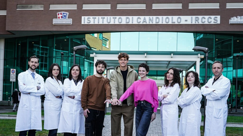 “Un Ace per la ricerca”, Sinner in campo per la lotta al cancro