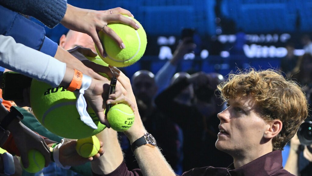 Sinner a Seul accolto da star, sabato la sfida ad Alcaraz