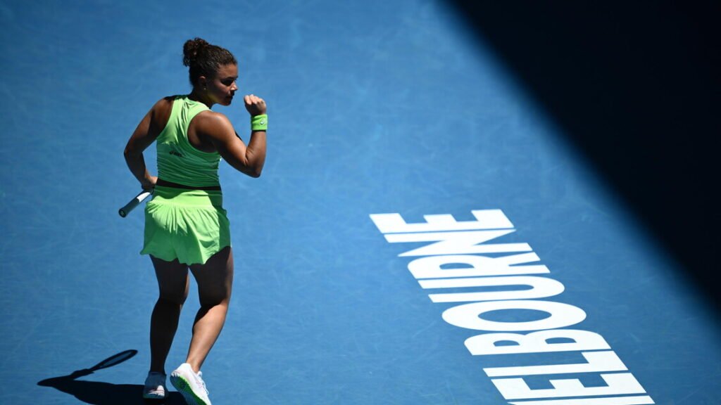 Australian Open: Cobolli subito fuori, Paolini parte bene