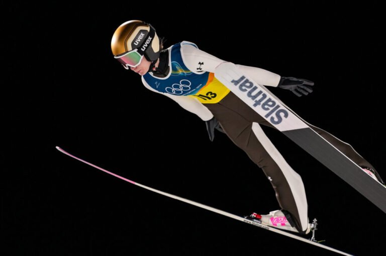 salto-con-gli-sci,-la-slovenia-dei-fratelli-prevc-domina-la-gara-a-squadre-miste-delle-olimpiadi