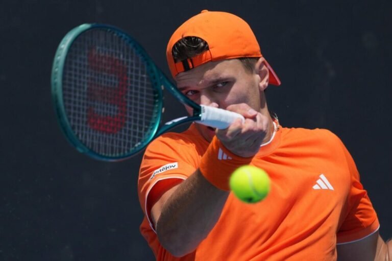 atp-doha-2026,-ritorno-vincente-per-mensik.-popyrin-sfidera-sinner