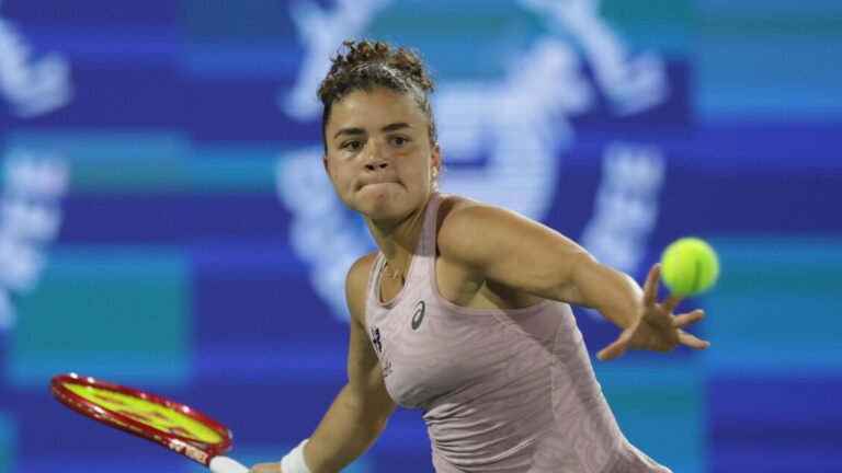 tennis:-alcaraz-lotta-e-avanza-a-doha,-paolini-subito-ko-a-dubai