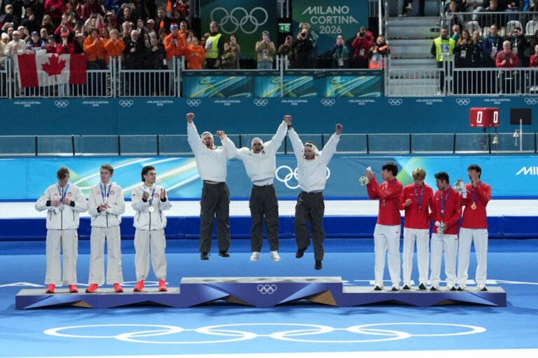 olimpiadi-milano-cortina-2026:-tutti-i-podi-di-martedi-17-febbraio.-italia-oro-nel-team-pursuit