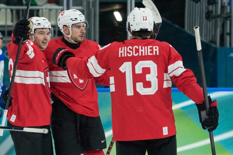 hockey-ghiaccio,-la-finlandia-beffa-la-svizzera-e-vola-in-semifinale-alle-olimpiadi