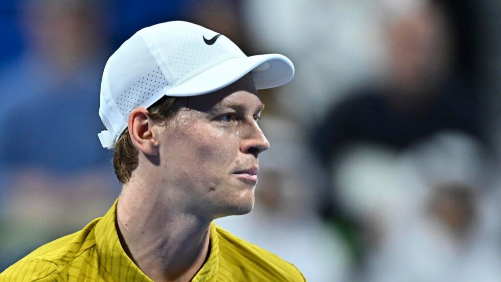 Tennis: Sinner sconfitto a sorpresa, Mensik vola in semifinale a Doha