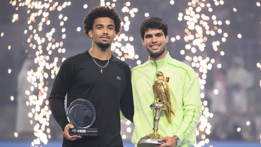 Tennis: Alcaraz strapazza Fils e vince il torneo Atp 500 di Doha