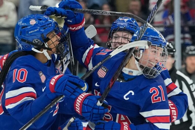 la-capitana-degli-usa-di-hockey-femminile-risponde-a-trump:-“una-battuta-di-cattivo-gusto”