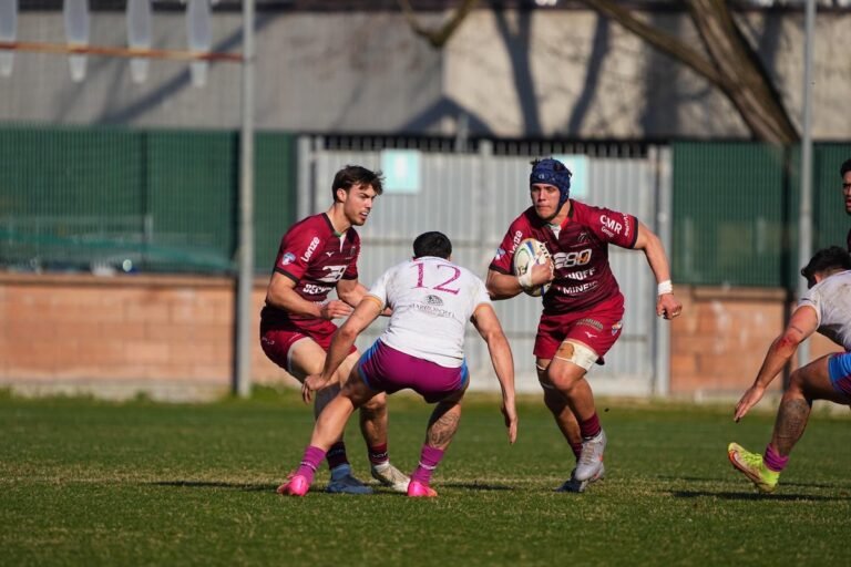 rugby,-coppa-italia:-valorugby-e-petrarca-si-sfidano-per-il-primo-trofeo-di-stagione
