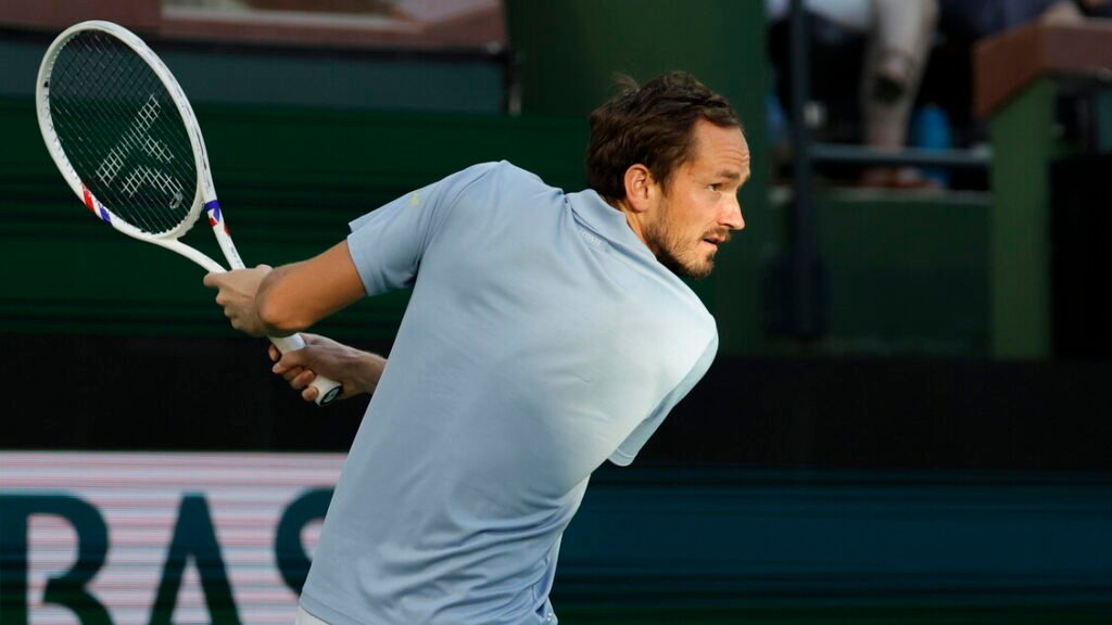 Tennis: Medvedev in semifinale Indian Wells, punto contestato nel finale