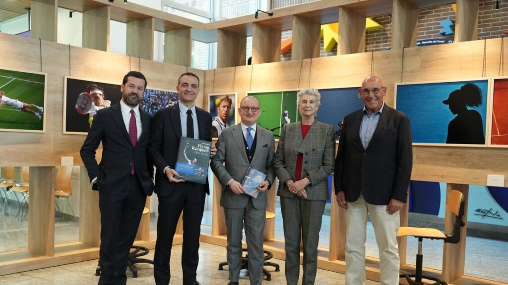 ‘Flying Racquets’, il grande tennis di Ray Giubilo per la ricerca sul cancro