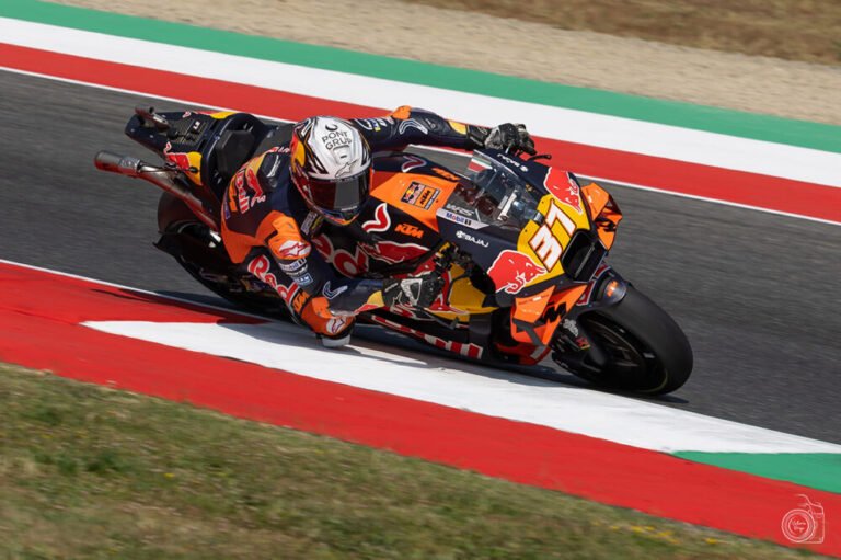 motogp,-acosta-svetta-in-brasile-su-pista-umida.-bezzecchi-risale-nel-finale-delle-fp1
