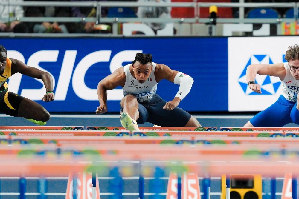 Lorenzo Simonelli fuori dal podio ai Mondiali indoor nei 60hs. Vince l’idolo di casa Szymanski