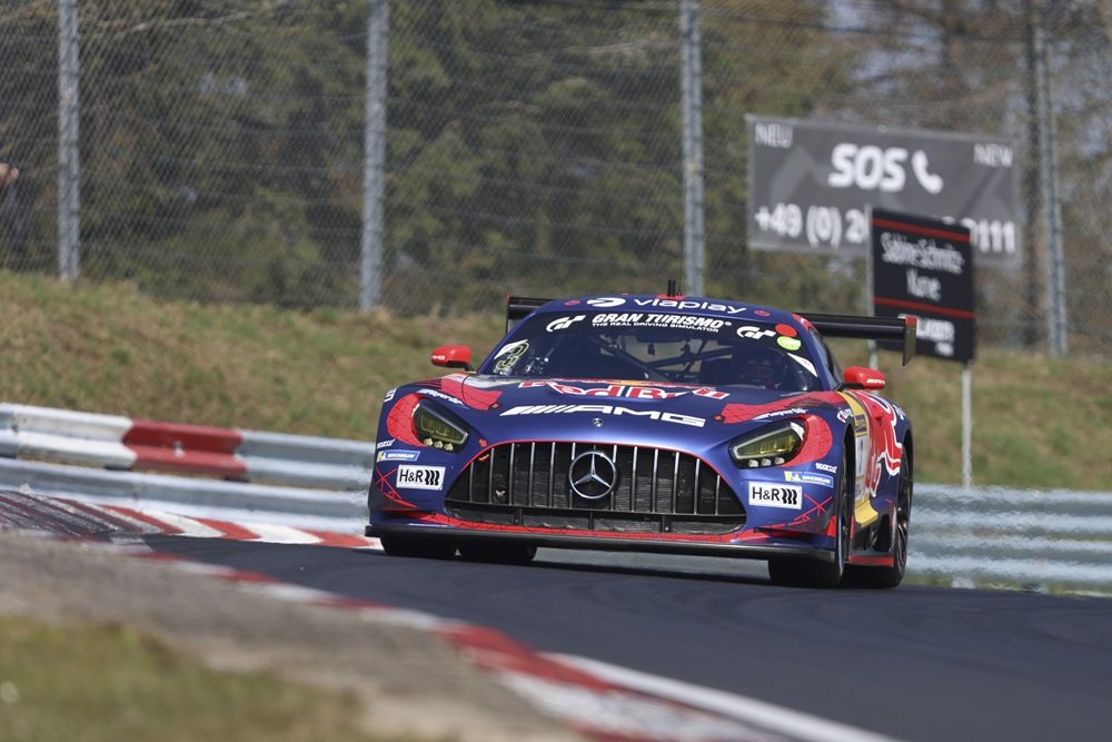 NLS: Mercedes commenta la squalifica dell’auto di Verstappen