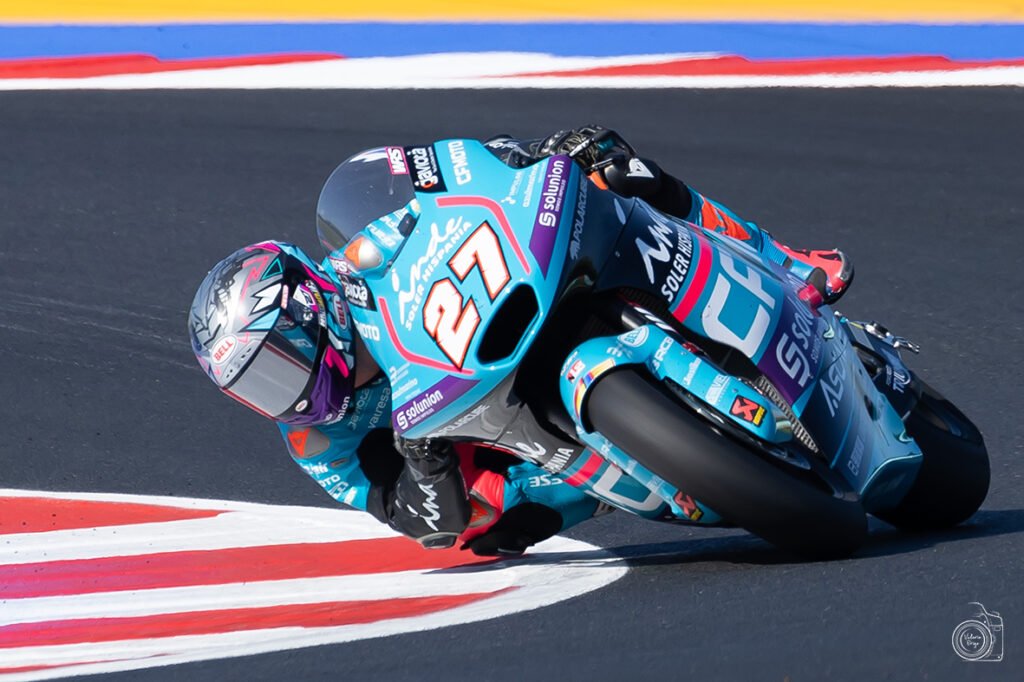 Moto2, Daniel Holgado firma la pole position del GP del Brasile. In top 10 Vietti ed Arbolino