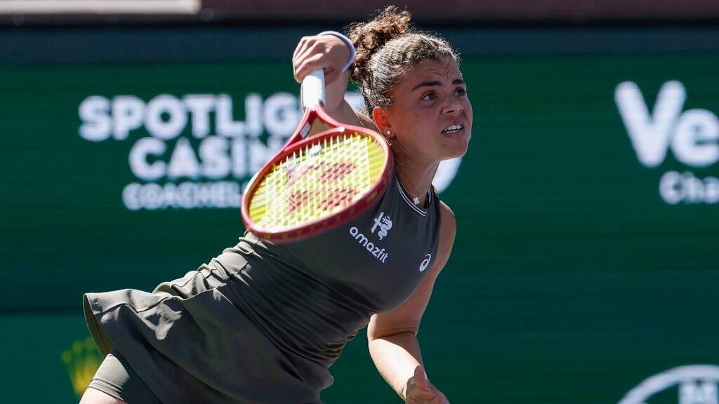 Tennis: a Miami delusione Paolini, agli ottavi ci va la lettone Ostapenko