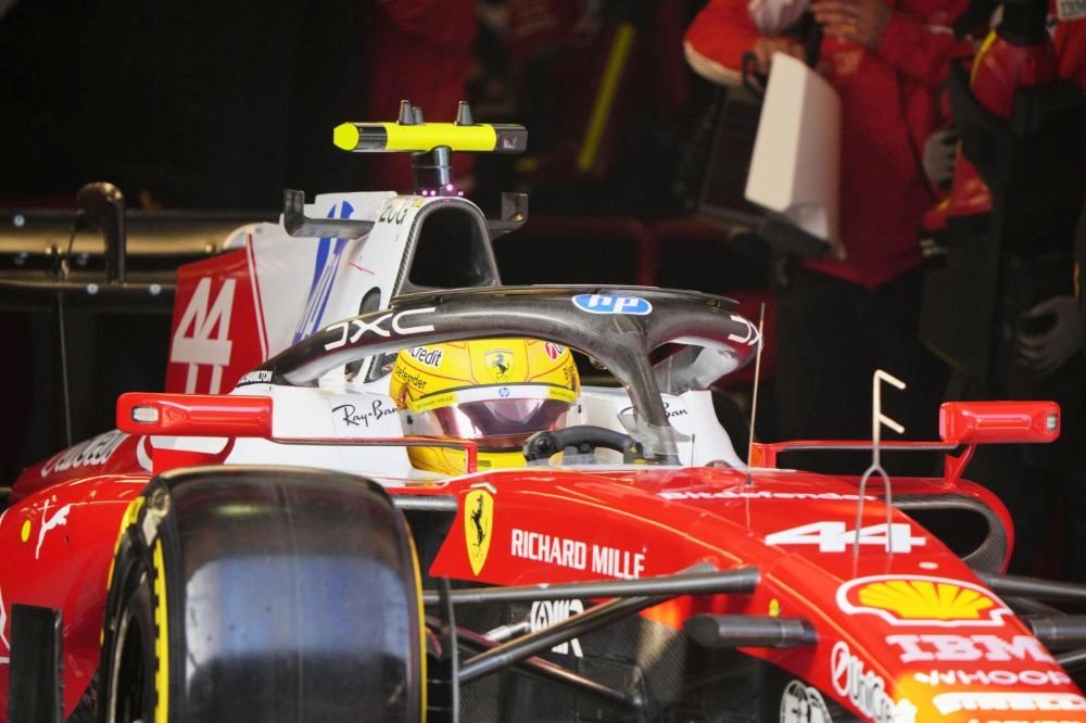 F1, la Ferrari potrà fare una scelta tra Hamilton e Bearman? O decide Lewis? Ubi maior, minor cessat.