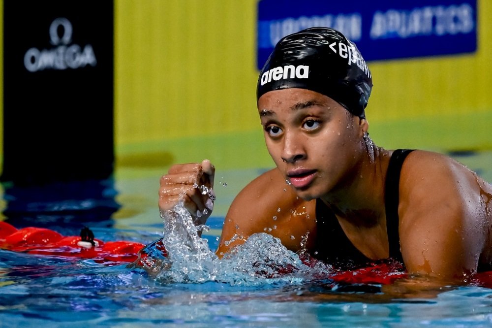 Sara Curtis stabilisce primati di rilievo nelle gare universitarie in America