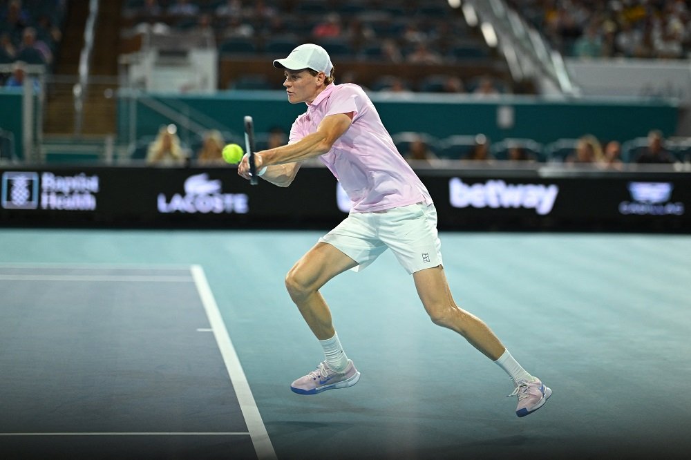 ATP Miami 2026: Sinner corre, Medvedev e Mensik si fermano