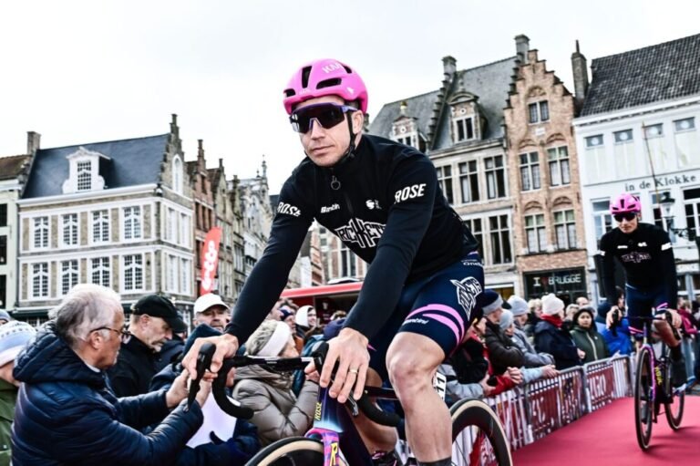 ronde-van-brugge-2026,-ruggito-vincente-di-groenewegen-davanti-a-philipsen.-mozzato-in-top-5