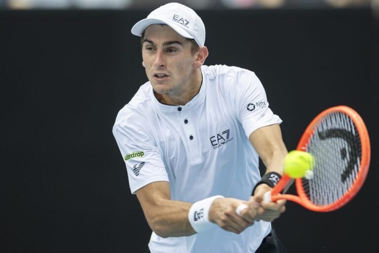 matteo-arnaldi-cede-nettamente-ad-alex-molcan-e-saluta-bucarest-all’esordio